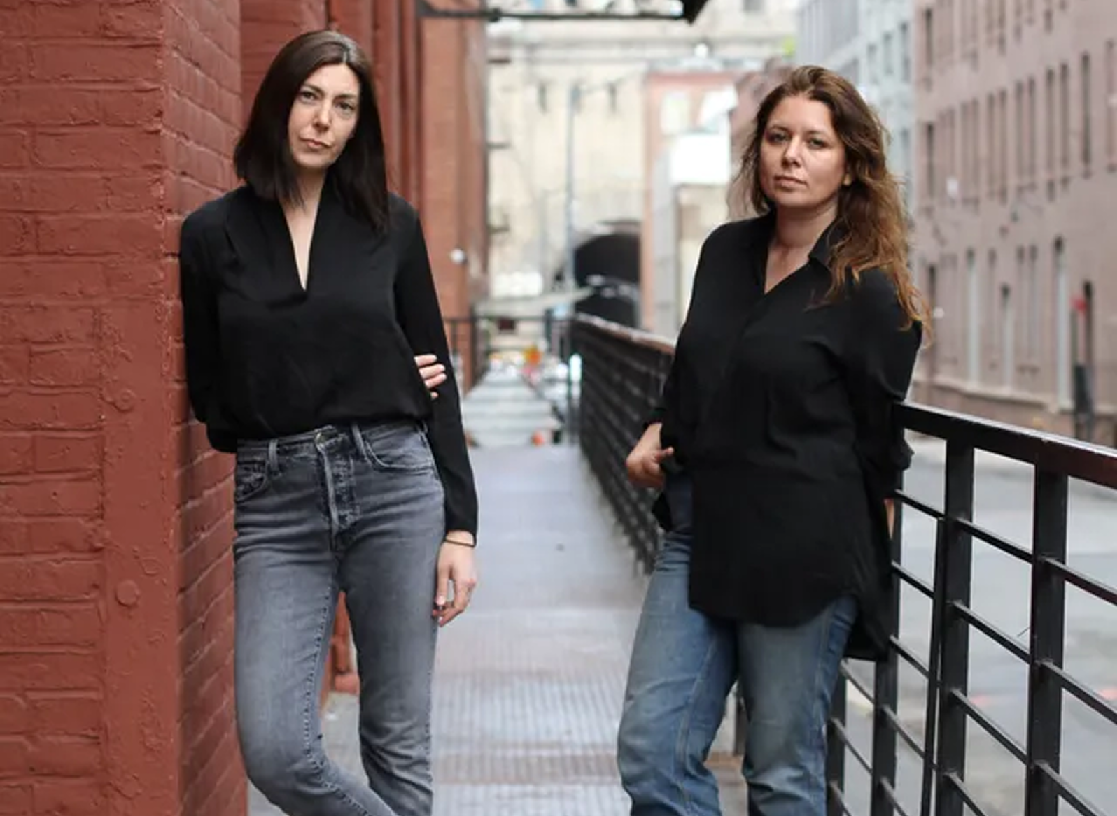 Mammoth founders Maryana Grinshpun and Jessica Maktal in a Dumbo alleyway